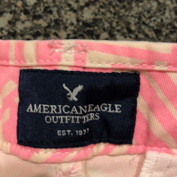 AEO pink geo print shorts w cuff size 4 - Picture 3 of 8
